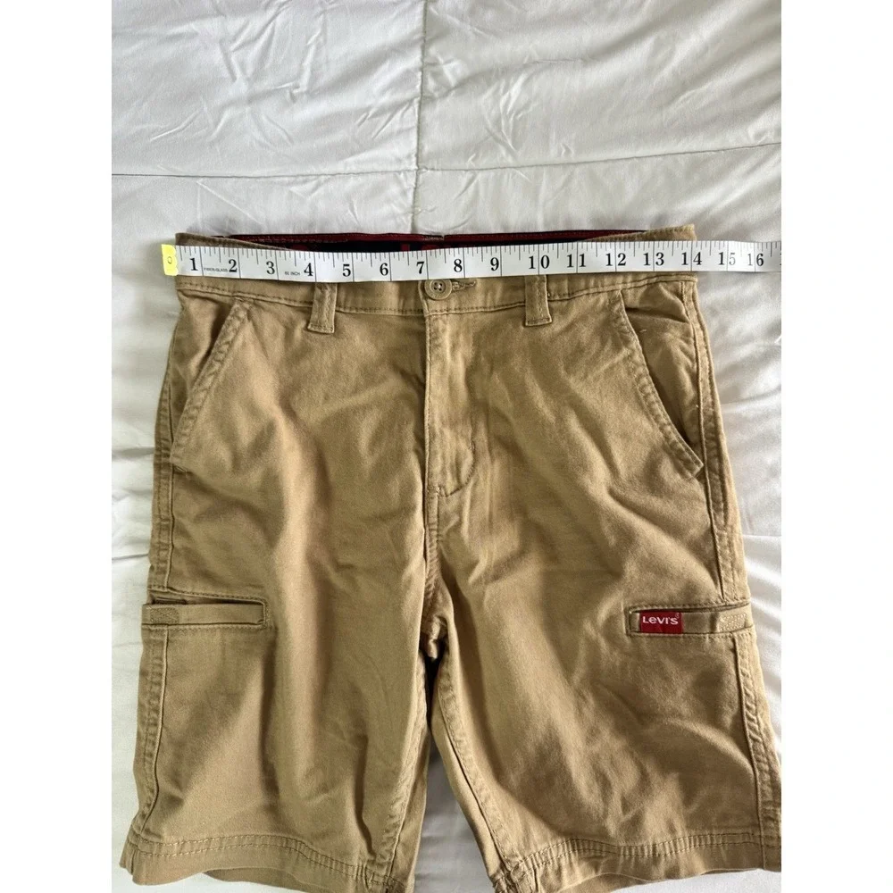 LEVIS BOYS CARGO SHORTS SIZE 12 Reg 26"WAIST 8" INSEAM Tan Pockets EUC - Picture 7 of 9
